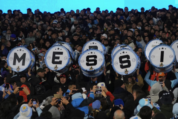 El curioso origen de 10 de las canciones de cancha más famosas: el hit más temido por los jugadores